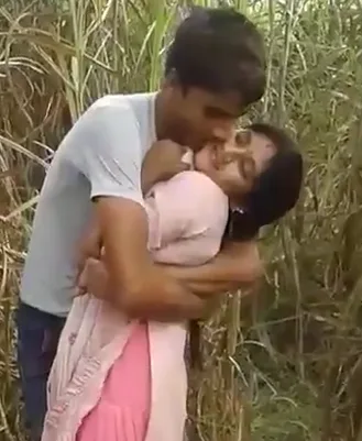 भाभी संग खेतो में
