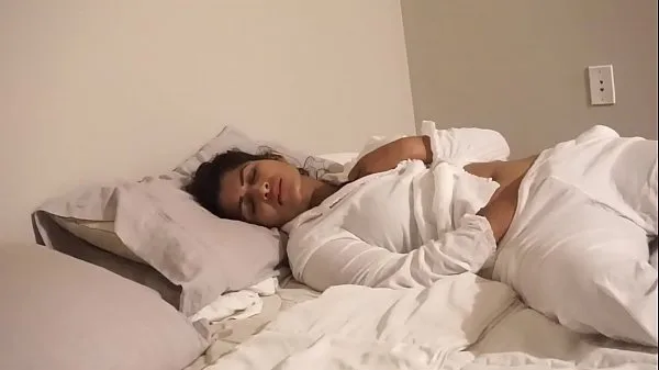 Desi Bhabi fucks herself in bed – Maya