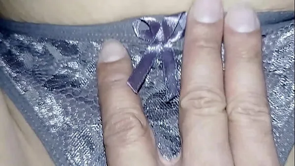 Xxx Desi le quito las bragas a mi hermanastra jugando entre sabanas