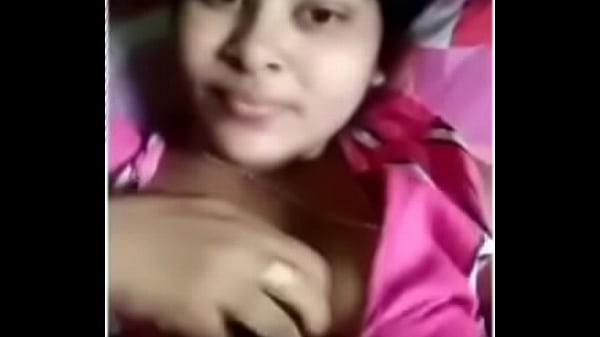 Bhabi showing nipples