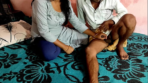 School Girlfriend Ne Ghar Bulakar Apni Chut Ki Hawas Sant Karayi