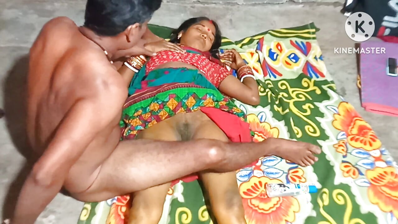 Today I enjoyed fucking my sister-in-law naked for the first time. Indian Desi style sax video