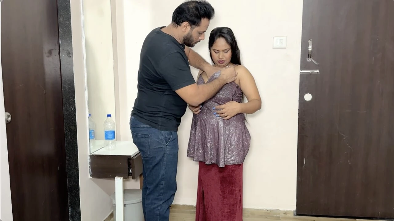 The tailor came to the house to deliver the cloth and had sex with Madam