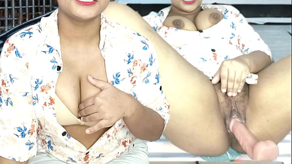 बड़ी गांड वाली हॉट लड़की उर्फी पेशाब स्क्वरटिंग सेक्स मशीन के साथ हिंदी ऑडियो में