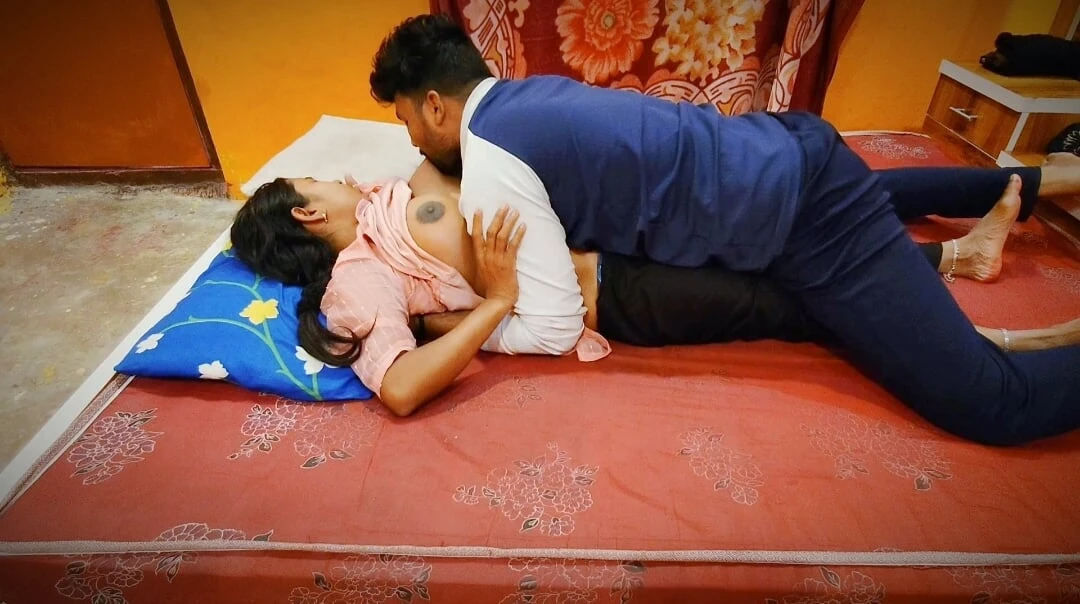 Truck driver wife and young boy fucking oldest house – desi village sex in hindi – xxx video in Hindi movie.